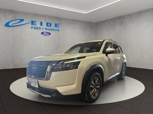 Used 2023 Nissan Pathfinder SL AWD/4WD image 5