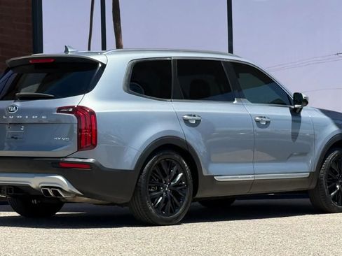 Used 2020 Kia Telluride SX w/ Towing Package FWD image 12