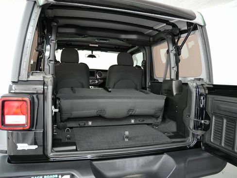 Used 2020 Jeep Wrangler Sport image 36