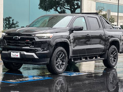 New 2025 Chevrolet Colorado Z71 w/ Midnight Edition image 8