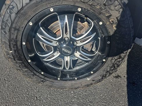 Used 2015 Ford F150 Lariat image 41