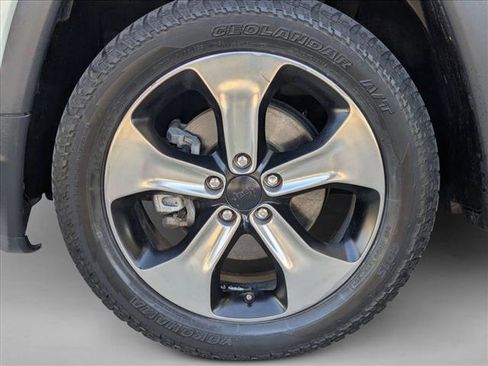 Used 2017 Jeep Compass Latitude w/ Popular Equipment Group image 24