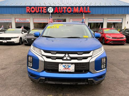 Used 2024 Mitsubishi Outlander Sport SE AWD/4WD image 3