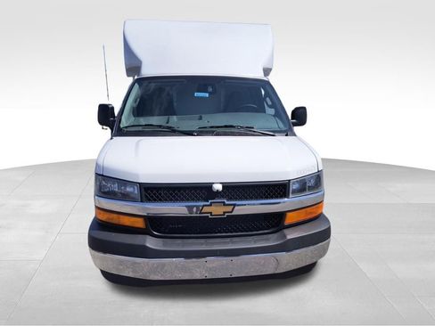 New 2026 Chevrolet Express 3500 w/ Power Convenience Package RWD image 10