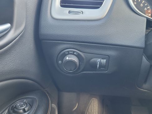 Used 2021 Jeep Compass Sport image 18