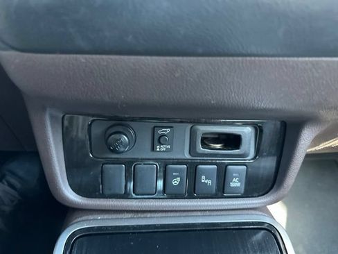 Used 2018 Mitsubishi Outlander SEL AWD/4WD image 40