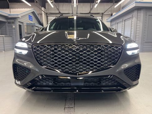 Used 2025 Genesis GV70 3.5T Sport image 2
