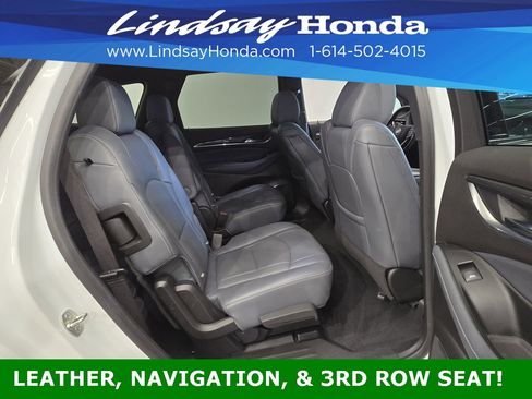 Used 2024 Buick Enclave Premium image 8