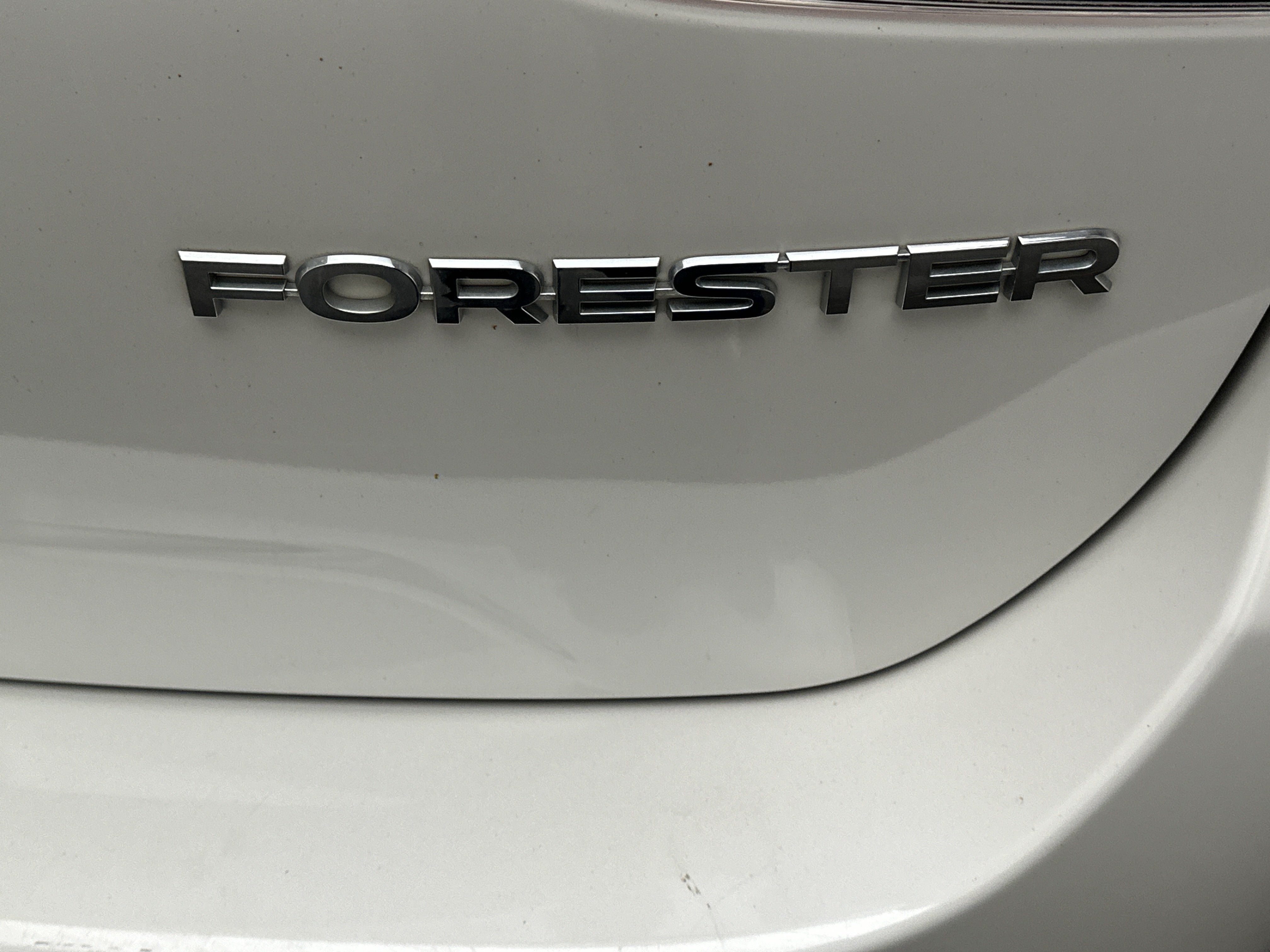 Used 2021 Subaru Forester AWD/4WD image 12