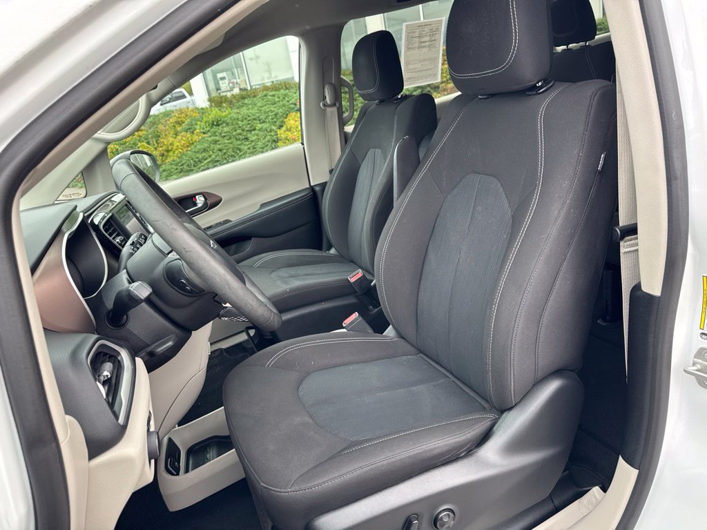 Used 2024 Chrysler Voyager LX FWD image 20