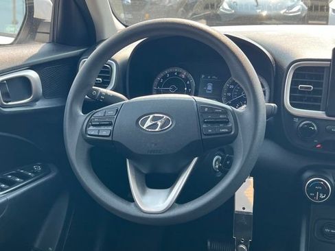 Used 2020 Hyundai Venue SEL FWD image 12
