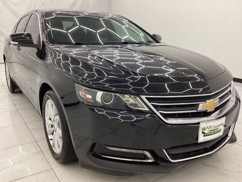 Used 2019 Chevrolet Impala LT FWD image 3