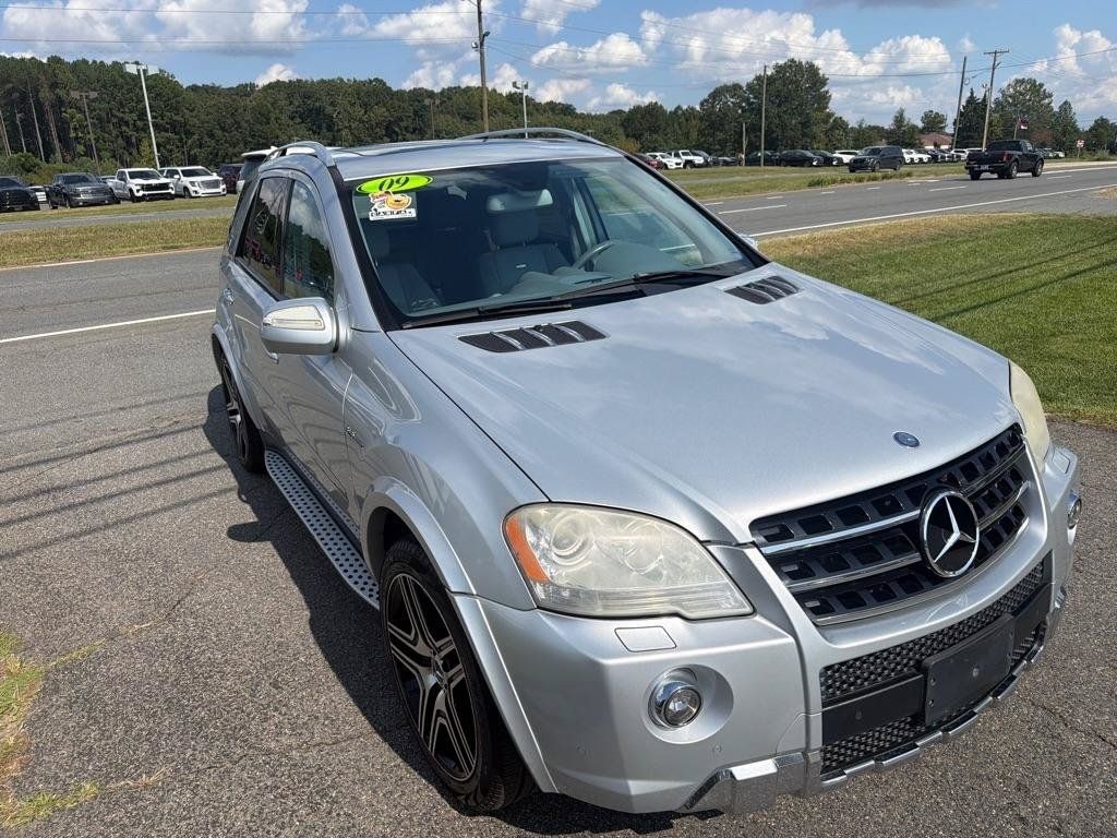 Used 2009 Mercedes-Benz ML 63 AMG 4MATIC image 5