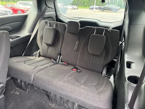 Used 2019 Chrysler Pacifica Touring Plus FWD image 16