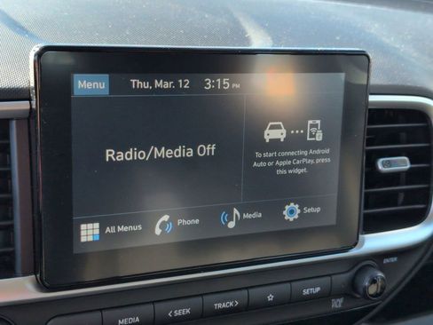 Used 2025 Hyundai Venue SEL image 17