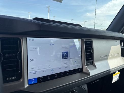 New 2025 Ford Bronco Outer Banks w/ Sasquatch Package image 29