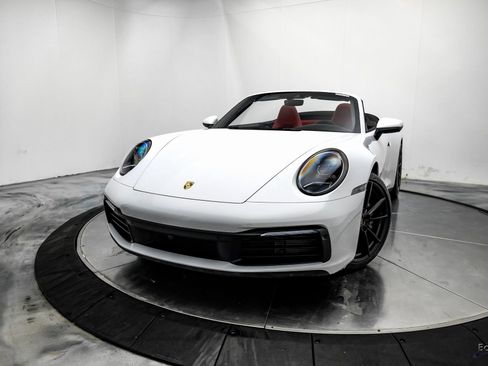 Used 2021 Porsche 911 Carrera 4 image 3