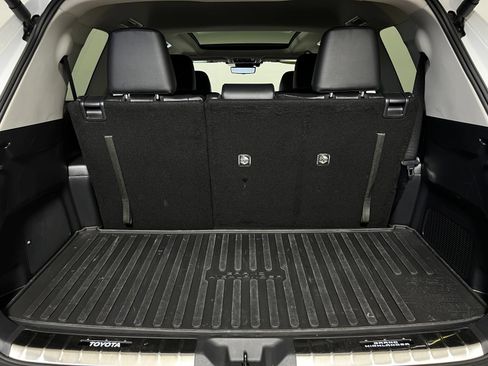 Certified 2025 Toyota Grand Highlander AWD image 30