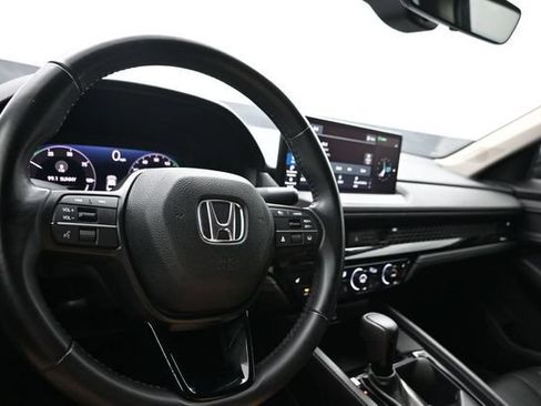 Used 2023 Honda Accord EX-L image 10