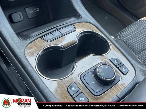 Used 2022 GMC Acadia SLE w/ LPO, Cargo Package AWD/4WD image 24