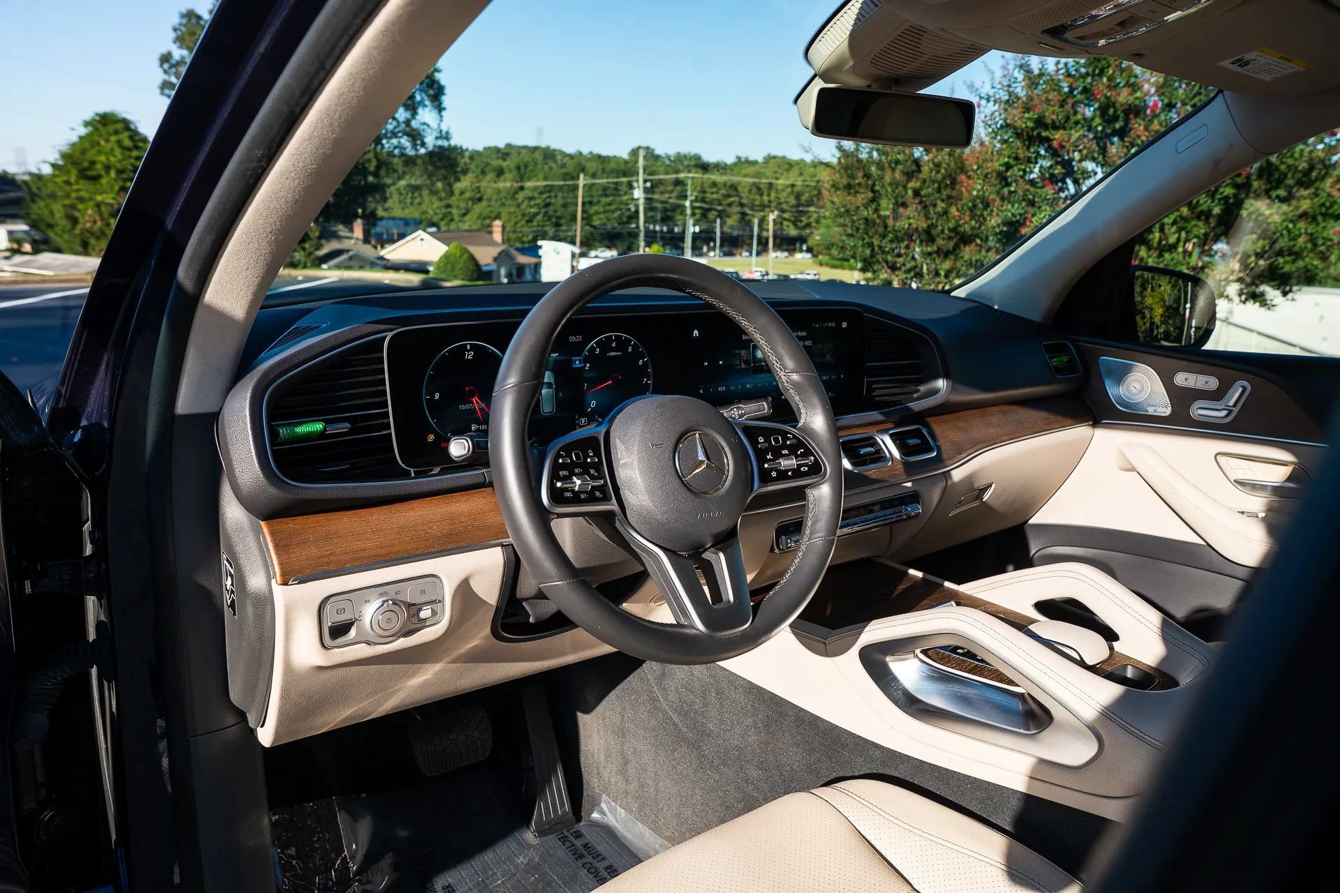 Used 2020 Mercedes-Benz GLE 350 4MATIC w/ Premium Package image 20