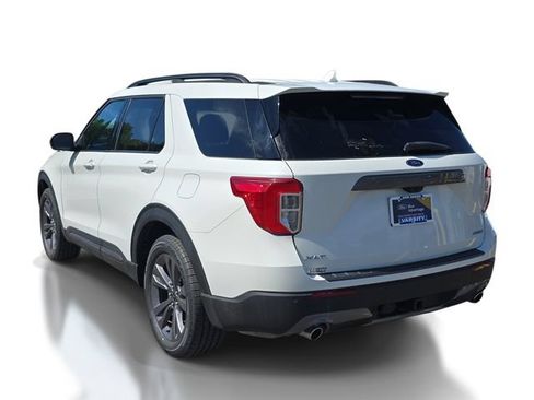 Certified 2023 Ford Explorer XLT w/ Equipment Group 202A AWD/4WD image 3