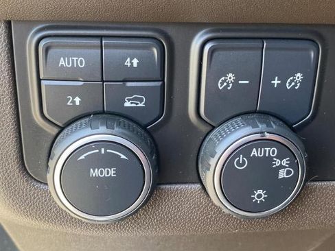 Used 2023 Chevrolet Tahoe LT w/ Luxury Package AWD/4WD image 14