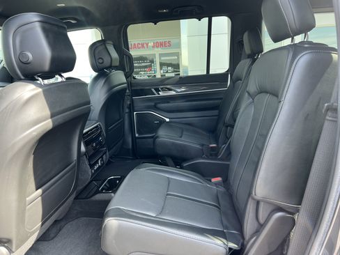 Used 2022 Jeep Wagoneer Series III w/ Convenience Group I AWD/4WD image 15