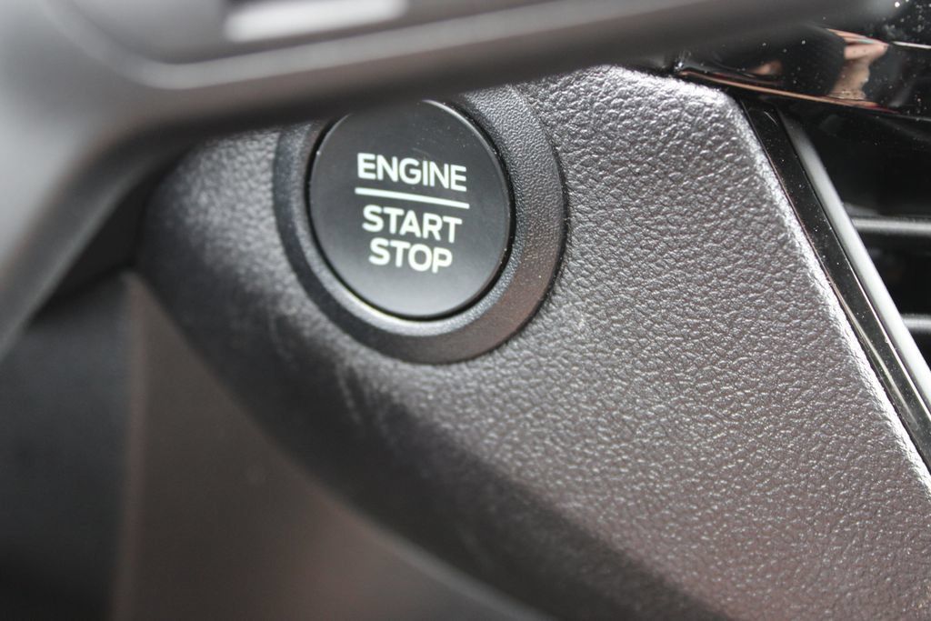 Used 2025 Ford Escape ST-Line FWD image 39