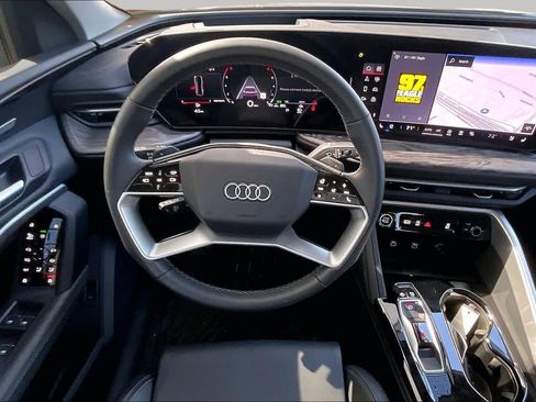Used 2025 Audi Q5 Premium w/ Premium Plus AWD/4WD image 6