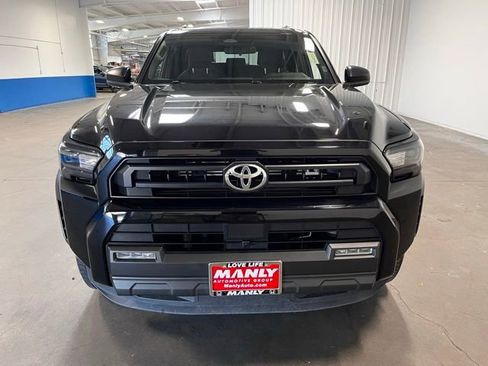 Used 2025 Toyota 4Runner SR5 AWD/4WD image 8