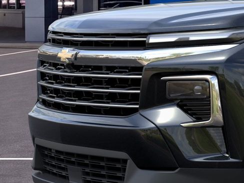 New 2027 Chevrolet Traverse LT w/ Sun and Wheel Package FWD image 13