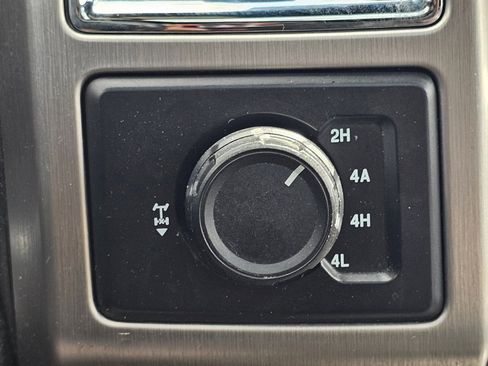 Used 2015 Ford F150 Platinum w/ Technology Package image 9