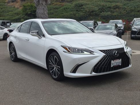 Used 2025 Lexus ES 350 w/ Premium Package FWD image 3