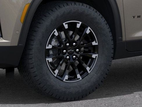 New 2026 Chevrolet Traverse Z71 w/ Enhanced Driving Package AWD/4WD image 9