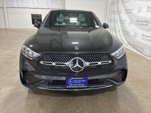 Used 2025 Mercedes-Benz GLC 300 4MATIC image 2