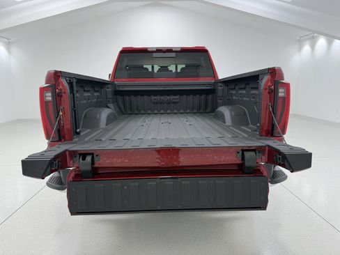 Used 2025 GMC Sierra 3500 SLT w/ SLT Premium Package image 10