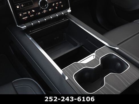 Used 2024 GMC Sierra EV Denali image 16