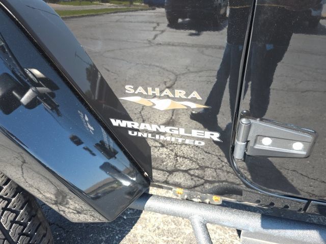 Used 2016 Jeep Wrangler Unlimited Sahara w/ Dual Top Group AWD/4WD image 41