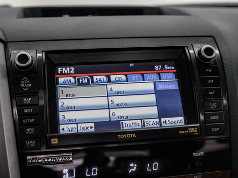 Used 2010 Toyota Tundra Limited AWD/4WD image 31