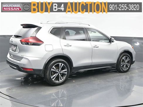 Used 2020 Nissan Rogue SV w/ Premium Package image 6