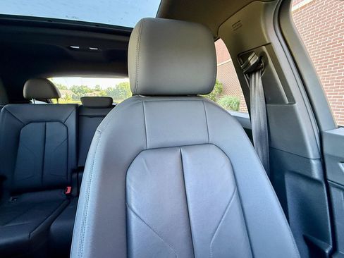 Used 2020 Audi Q3 2.0T Premium AWD/4WD image 35
