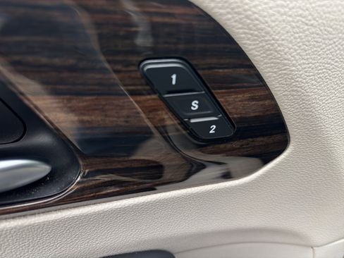 Used 2023 Chrysler Pacifica Limited image 16