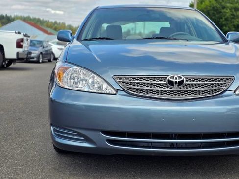 Used 2004 Toyota Camry FWD image 2