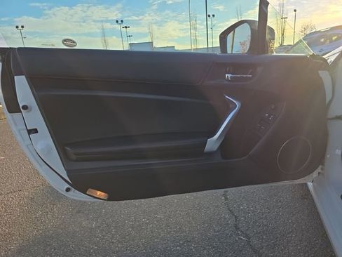 Used 2016 Subaru BRZ Limited w/ Popular Package #2 image 16