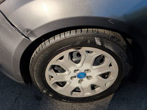 Used 2012 Ford Focus SE FWD image 9