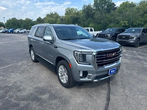 Used 2023 GMC Yukon SLT w/ SLT Luxury Package AWD/4WD image 3