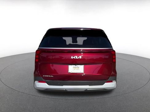 Used 2026 Kia Carnival FWD image 12