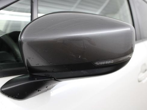 Used 2024 Subaru Crosstrek 2.0i Premium AWD/4WD image 7
