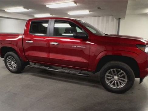 Certified 2024 Chevrolet Colorado LT w/ LT Convenience Package II image 2